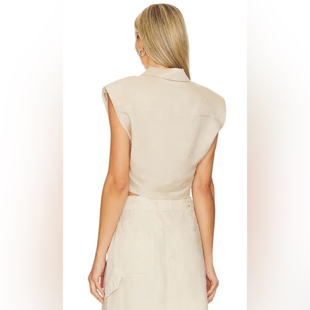 ASTR the Label Kathlynn Sleeveless Crop Top in Khaki - Size Small - Picture 3 of 16